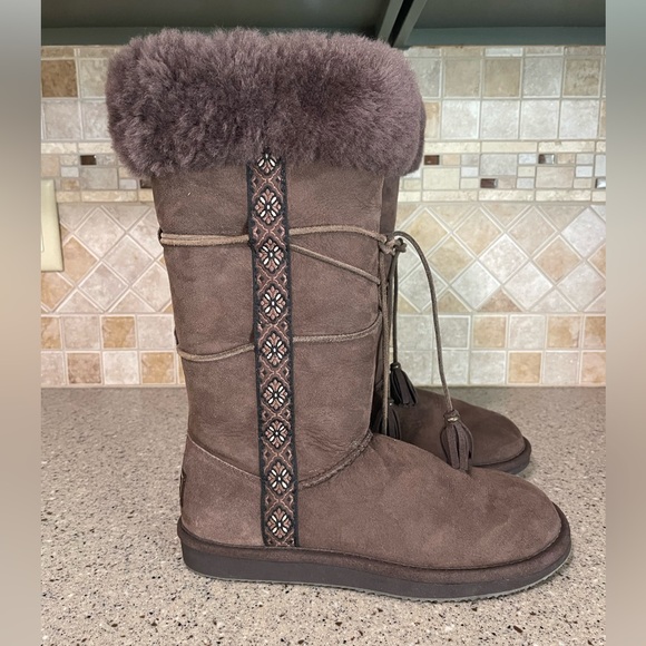 LL Bean Women’s Aztec Indian Shearling Sheepskin Tall Chocolate Brown Boot Sz 8 - Picture 4 of 10